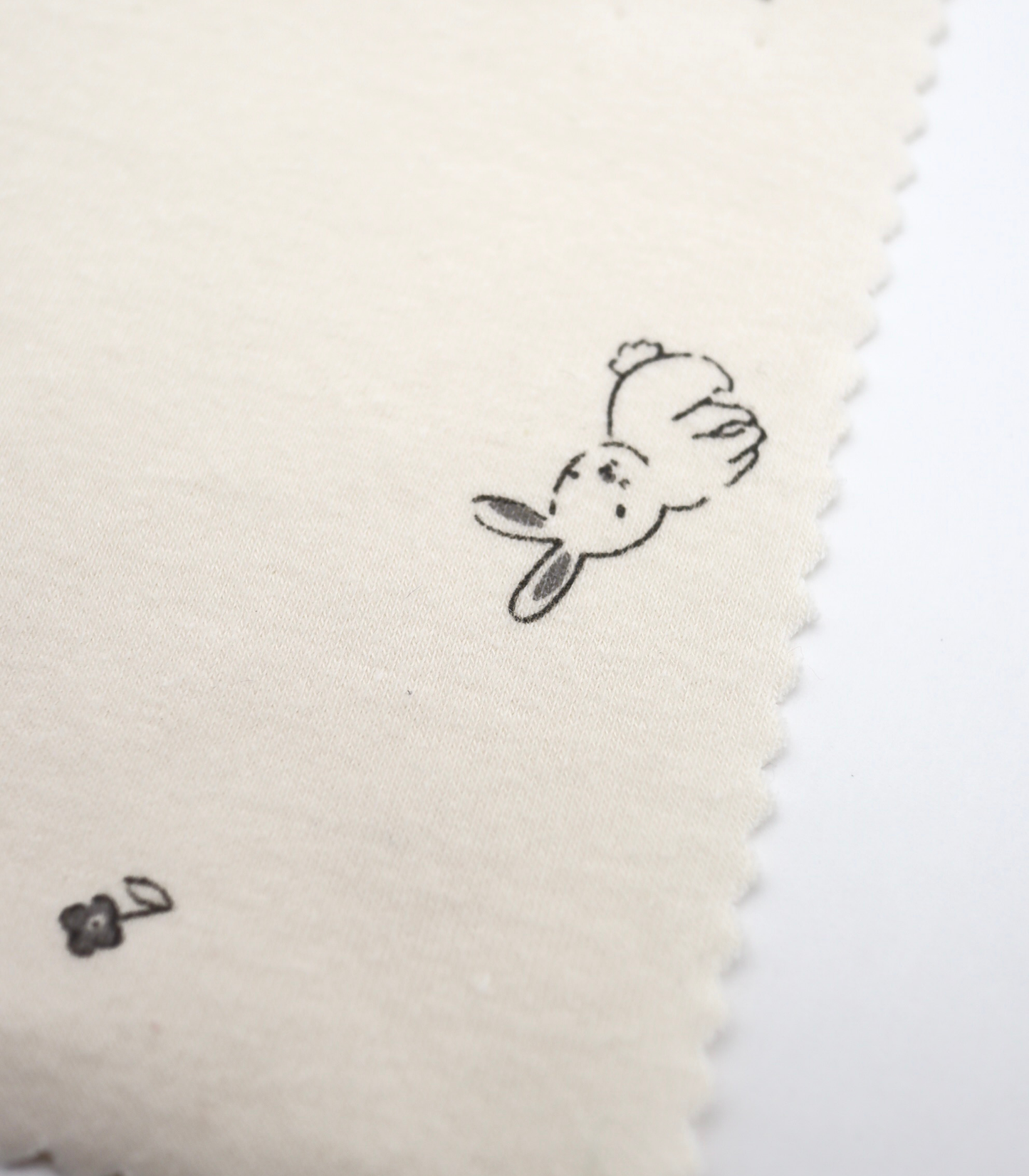 【25SS-203】うさちゃん×フラワープリントフライス　/0.5ｙあたり = ～920円