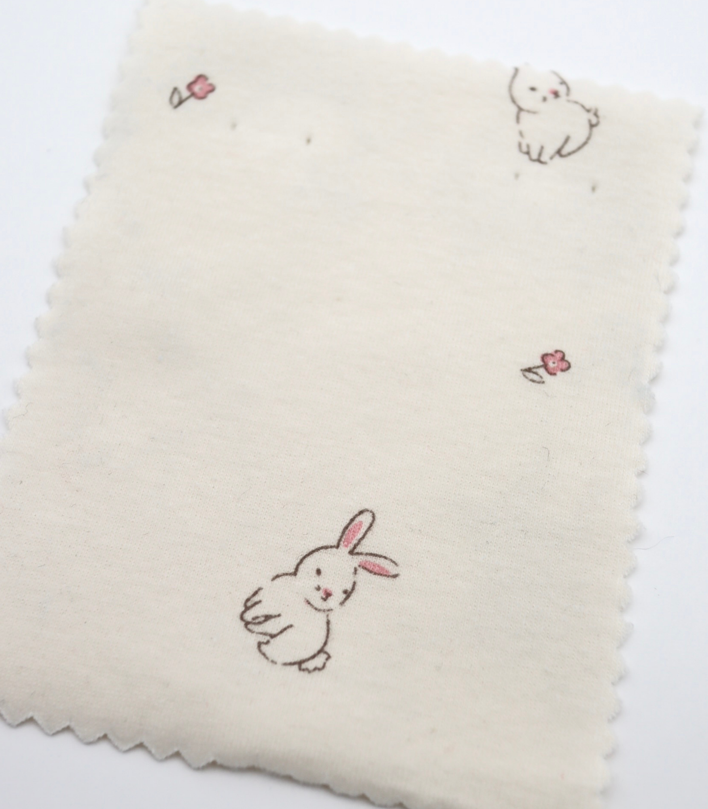 【25SS-203】うさちゃん×フラワープリントフライス　/0.5ｙあたり = ～920円