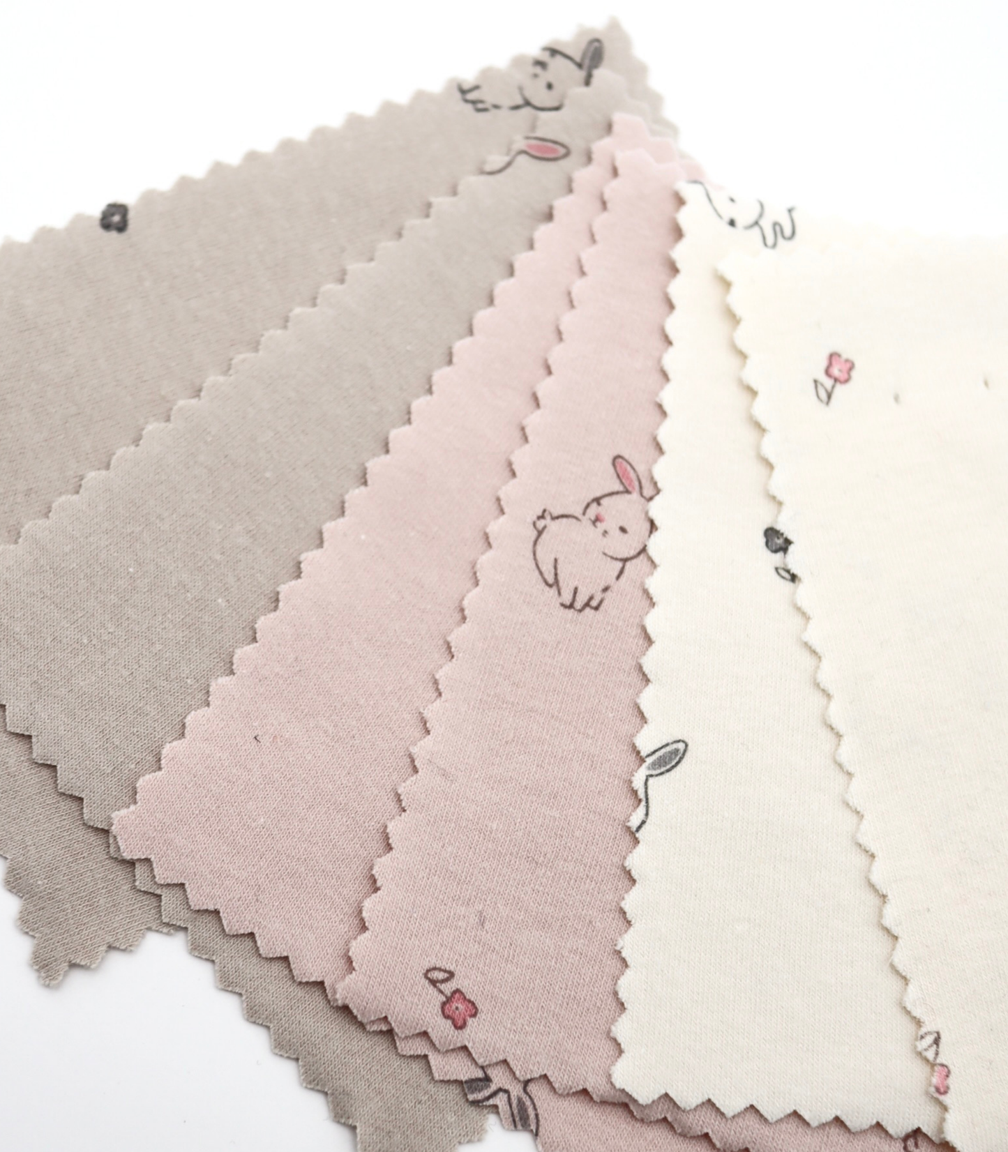 【25SS-203】うさちゃん×フラワープリントフライス　/0.5ｙあたり = ～920円