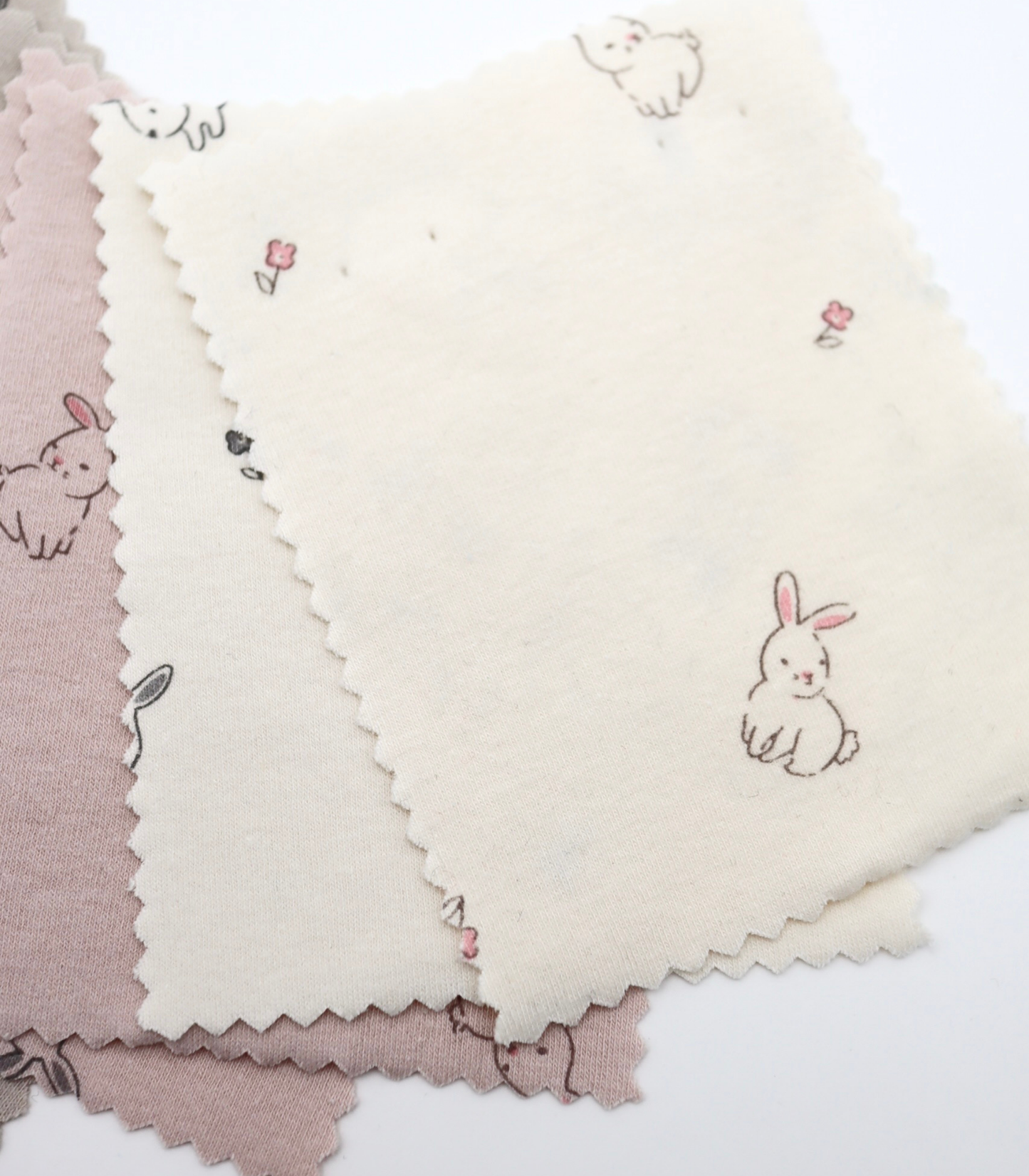 【25SS-203】うさちゃん×フラワープリントフライス　/0.5ｙあたり = ～920円