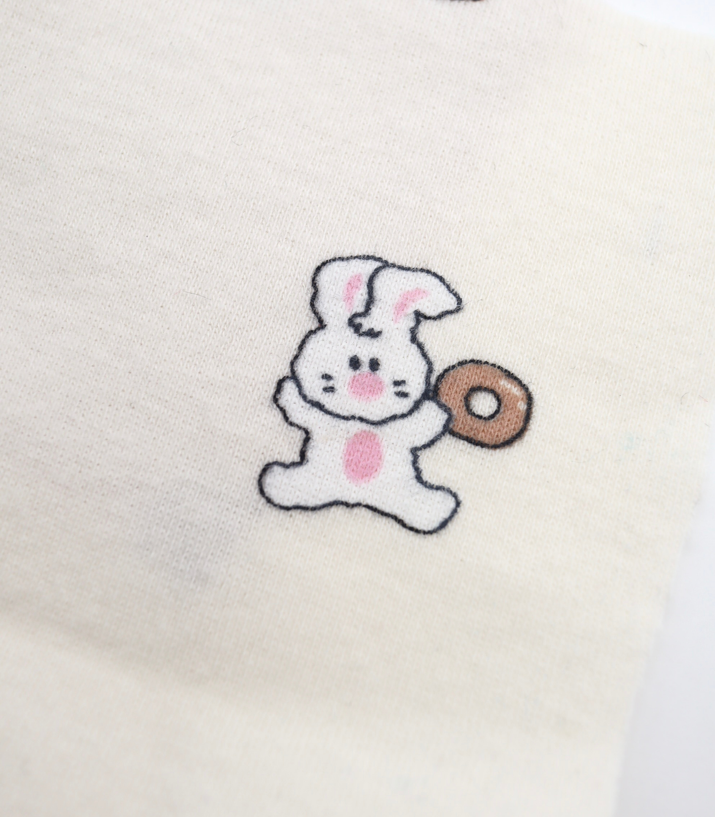 【25SS-202】ドーナッツラバーうさちゃんプリントフライス　/0.5ｙあたり = ～ 900円