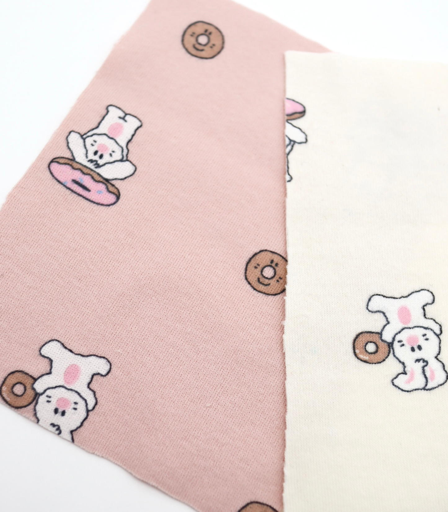 【25SS-202】ドーナッツラバーうさちゃんプリントフライス　/0.5ｙあたり = ～ 900円