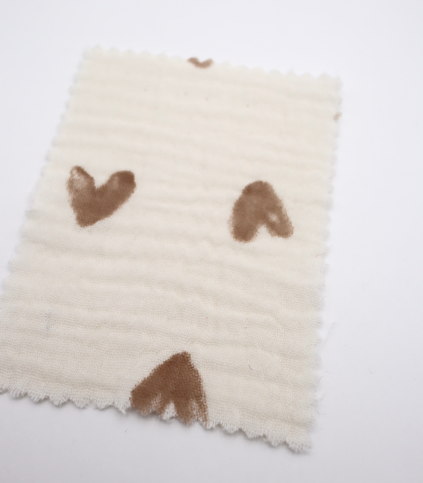 【25SS-038】スケッチ風ハートプリントダブルガーゼ　/0.5ｙあたり=～700円