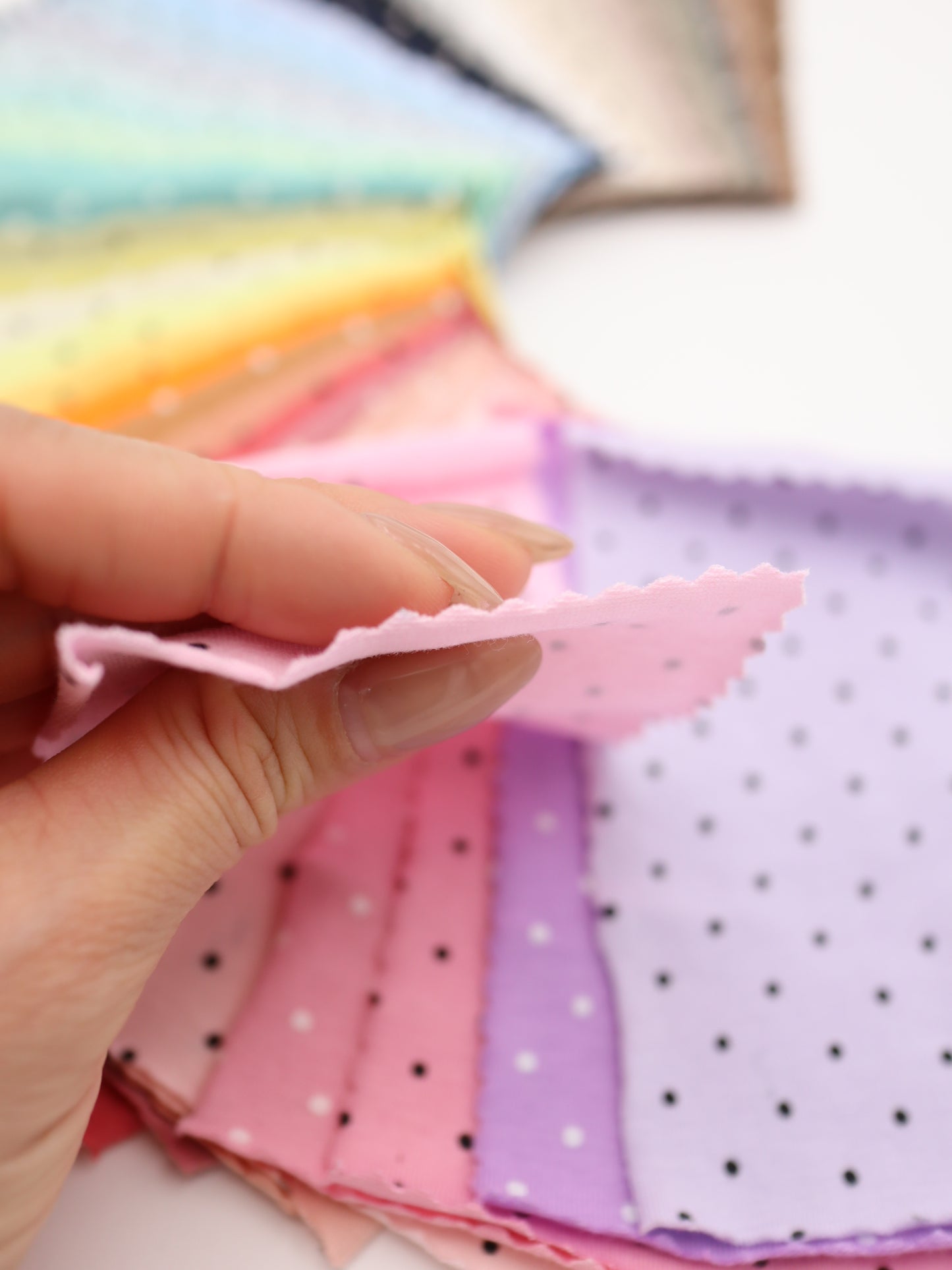 綿混ミニドット・天竺ニット｜147cm広幅・PU5%混・軽量（★1）・伸縮・吸汗性｜ドッグウェア・子供服・春夏Tシャツ向け｜26SS-033【生地仕入れ代行卸】