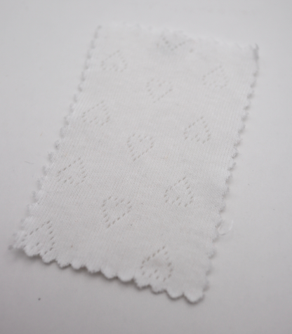 【25SS-032】ハート柄針抜きフライス　/0.5ｙあたり=～655円