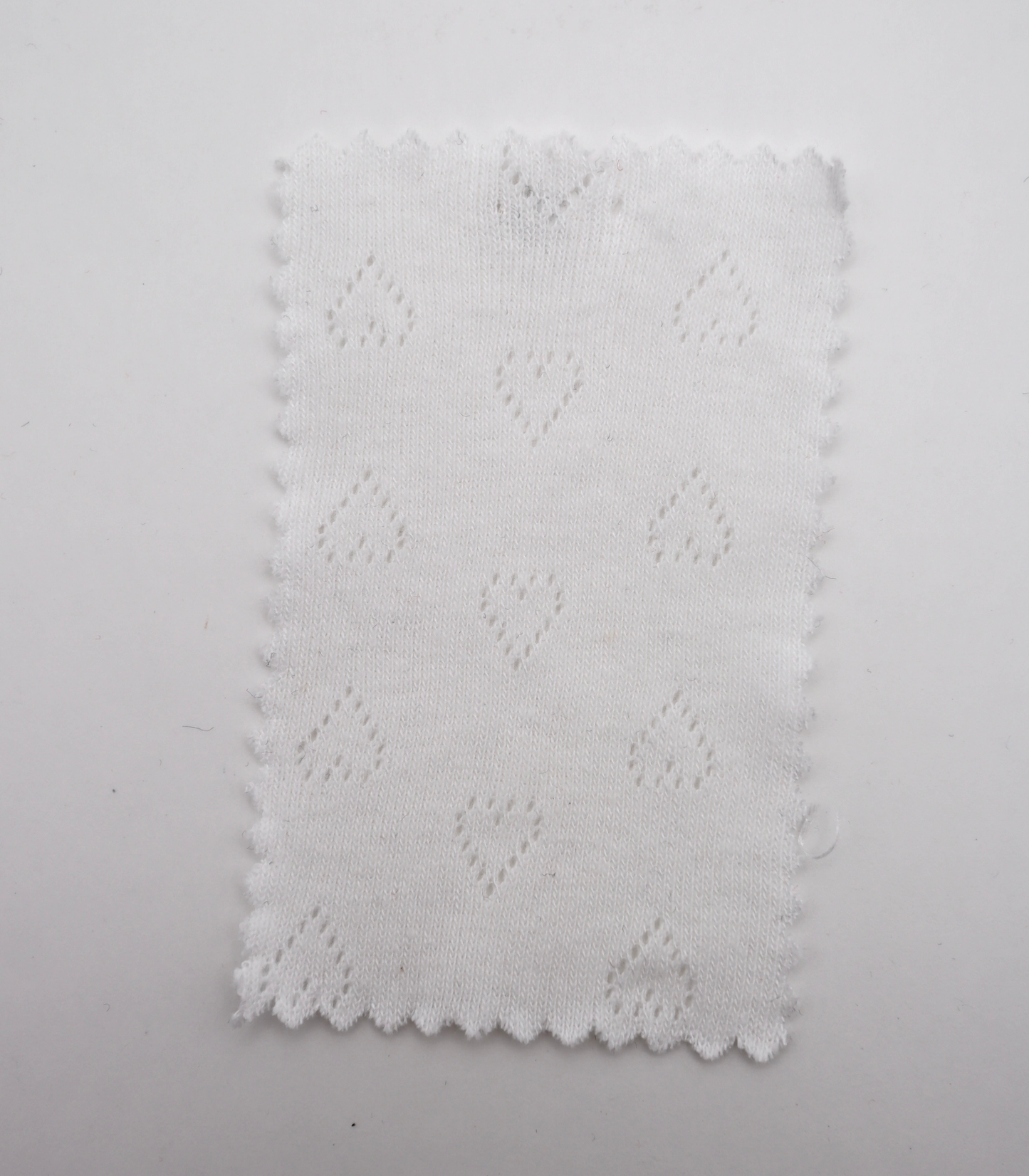 【25SS-032】ハート柄針抜きフライス　/0.5ｙあたり=～655円