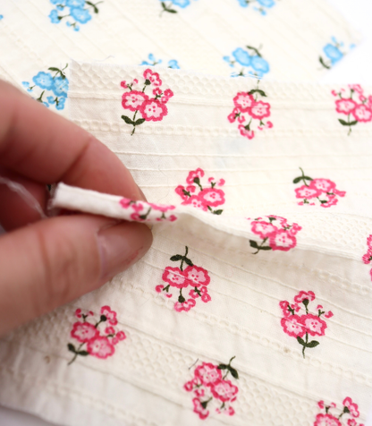 【25SS-445】小花柄プリント綿ローンボーダージャガード　/0.5ｙあたり=～840円