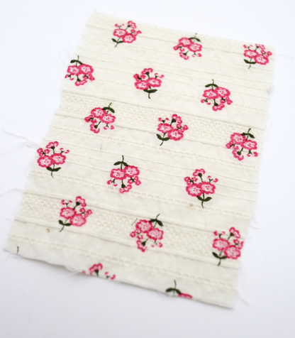 【25SS-445】小花柄プリント綿ローンボーダージャガード　/0.5ｙあたり=～840円