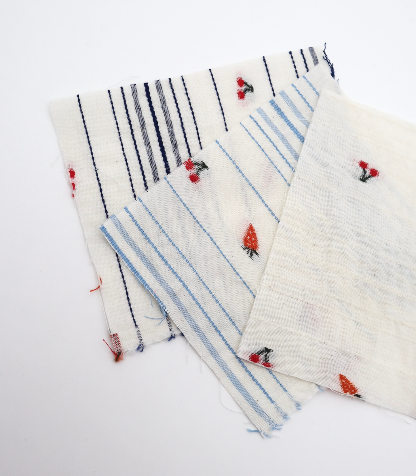 【25SS-444】サクランボ×イチゴ×ボーダー綿ローンジャガード　/0.5ｙあたり=～890円