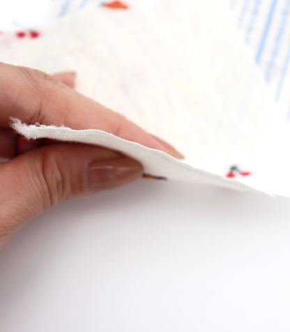 【25SS-444】サクランボ×イチゴ×ボーダー綿ローンジャガード　/0.5ｙあたり=～890円