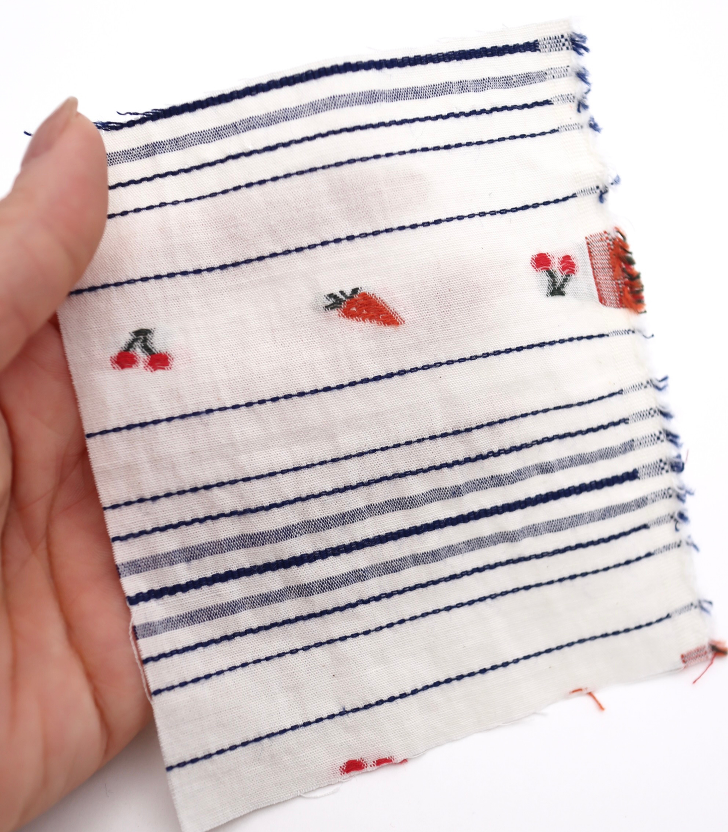 【25SS-444】サクランボ×イチゴ×ボーダー綿ローンジャガード　/0.5ｙあたり=～890円