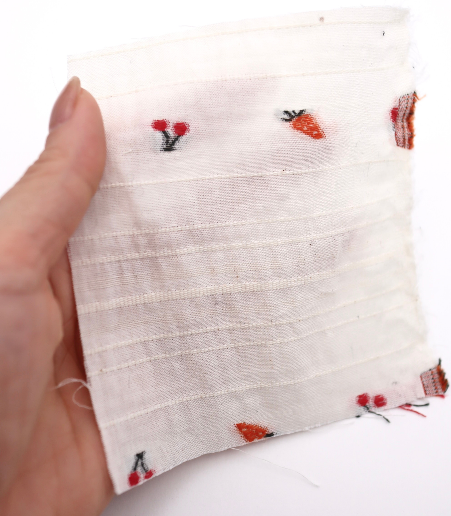 【25SS-444】サクランボ×イチゴ×ボーダー綿ローンジャガード　/0.5ｙあたり=～890円