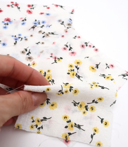 【25SS-438】小花柄プリントブッチャー　/0.5ｙあたり=～630円