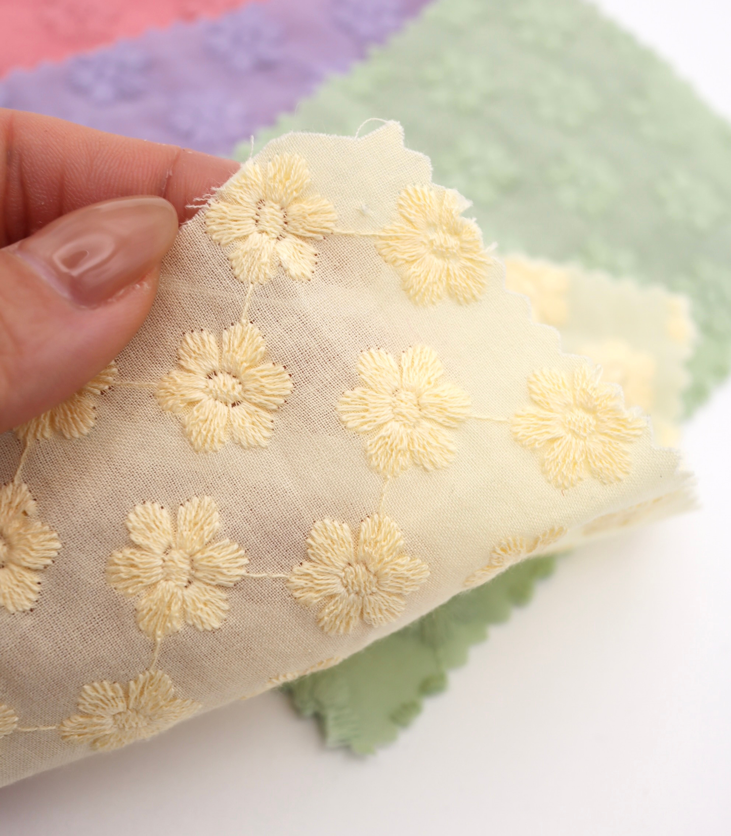 【25SS-454】花柄刺繍綿ローン　/0.5ｙあたり=～1300円