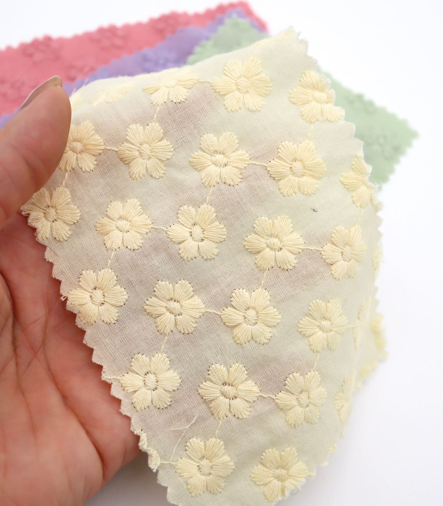 【25SS-454】花柄刺繍綿ローン　/0.5ｙあたり=～1300円