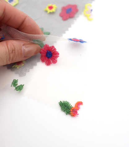 【25SS-455】カラフルフラワー刺繍チュール　/0.5ｙあたり=～1320円