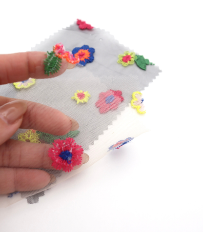【25SS-455】カラフルフラワー刺繍チュール　/0.5ｙあたり=～1320円