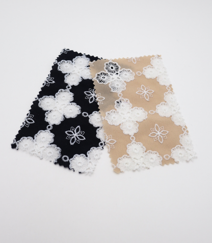 高密度アイレット×大花柄刺繍シフォン生地｜【生地幅】約122センチ 【混率】ポリエステル100％｜春夏ブラウス・ドレス・ドッグウェア向け