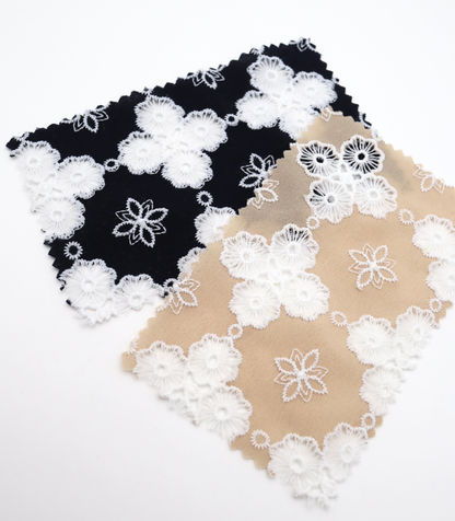 高密度アイレット×大花柄刺繍シフォン生地｜【生地幅】約122センチ 【混率】ポリエステル100％｜春夏ブラウス・ドレス・ドッグウェア向け