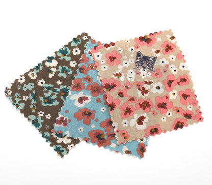 【25SS-230】小花にうもれるねこちゃんプリント綿ローン　/0.5ｙあたり = ～805円