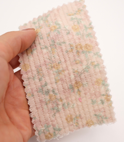 【25SS-264】小花柄プリント細キルティングヌビ　/0.5ｙあたり=～1110円