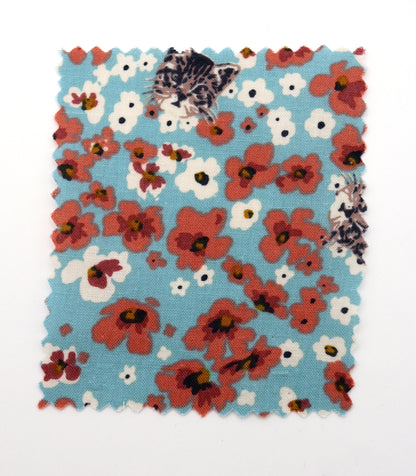 【25SS-230】小花にうもれるねこちゃんプリント綿ローン　/0.5ｙあたり = ～805円