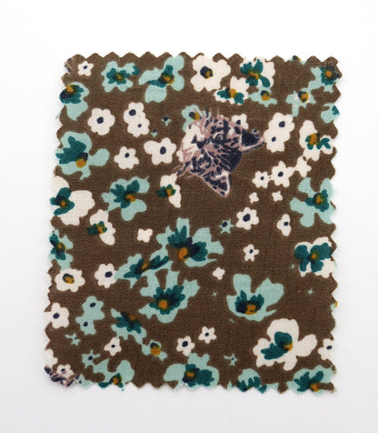 【25SS-230】小花にうもれるねこちゃんプリント綿ローン　/0.5ｙあたり = ～805円