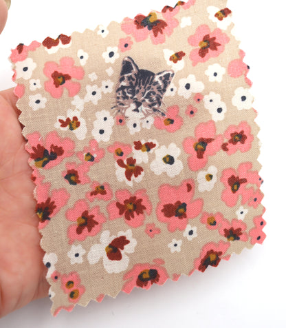 【25SS-230】小花にうもれるねこちゃんプリント綿ローン　/0.5ｙあたり = ～805円