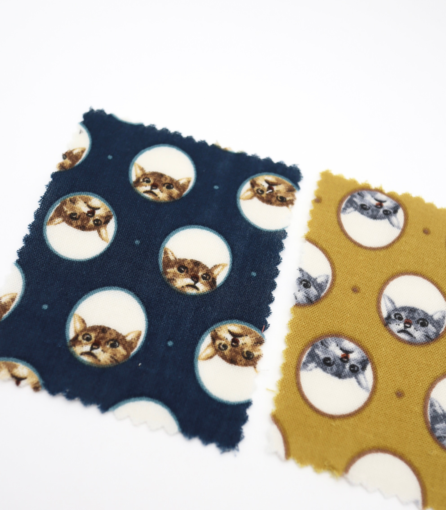 【25SS-290】のぞき見猫ちゃんプリントダブルガーゼ　/0.5ｙあたり=～850円