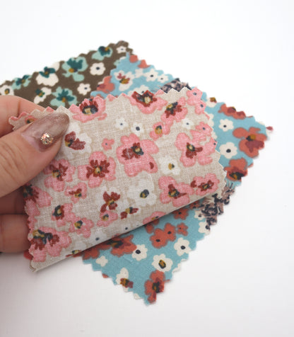 【25SS-230】小花にうもれるねこちゃんプリント綿ローン　/0.5ｙあたり = ～805円