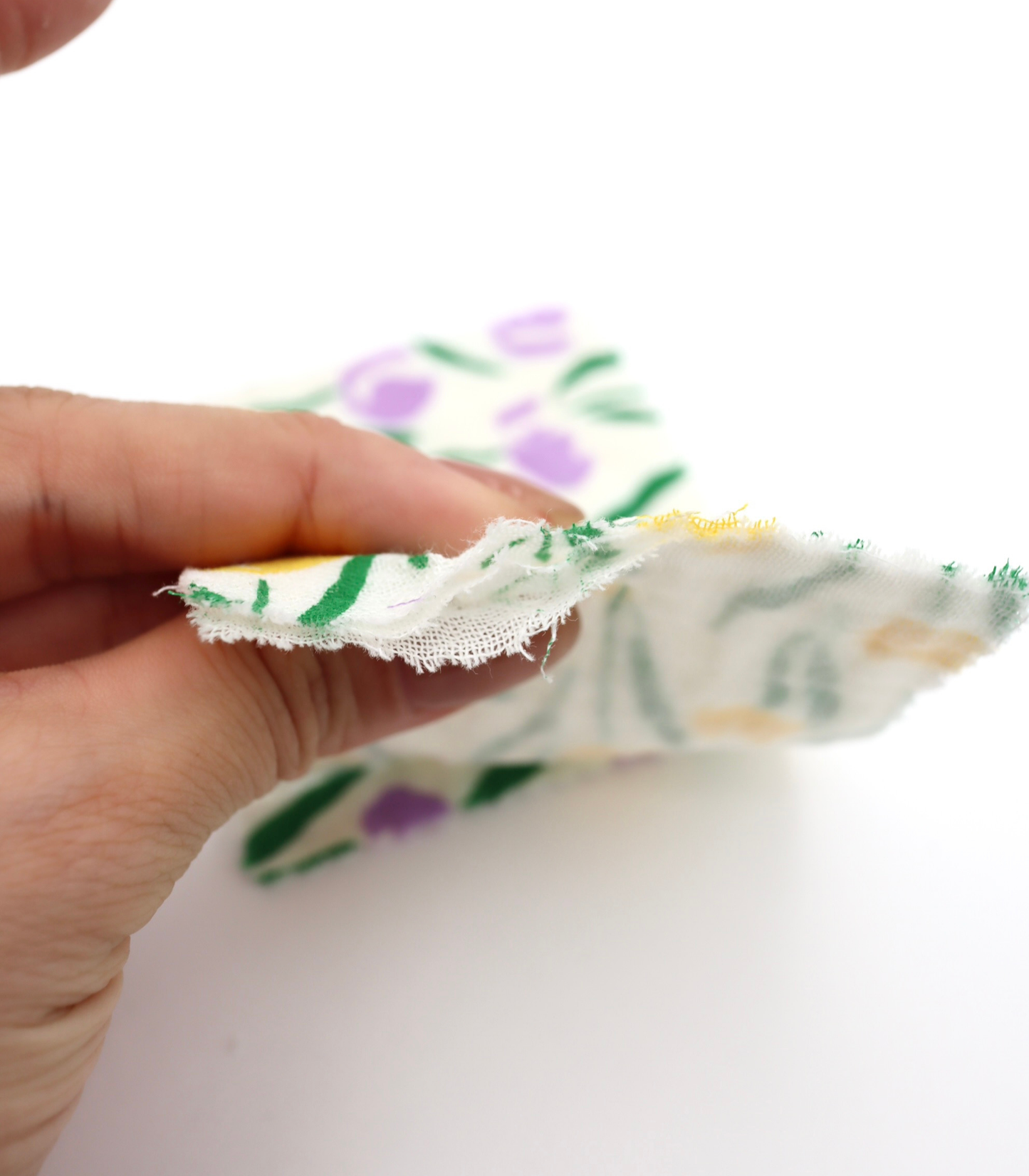 【25SS-285】チューリッププリントトリプルガーゼ　/0.5ｙあたり=～1025円