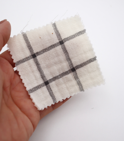 【25SS-066】チェックプリントトリプルガーゼ　/0.5ｙあたり=～1025円