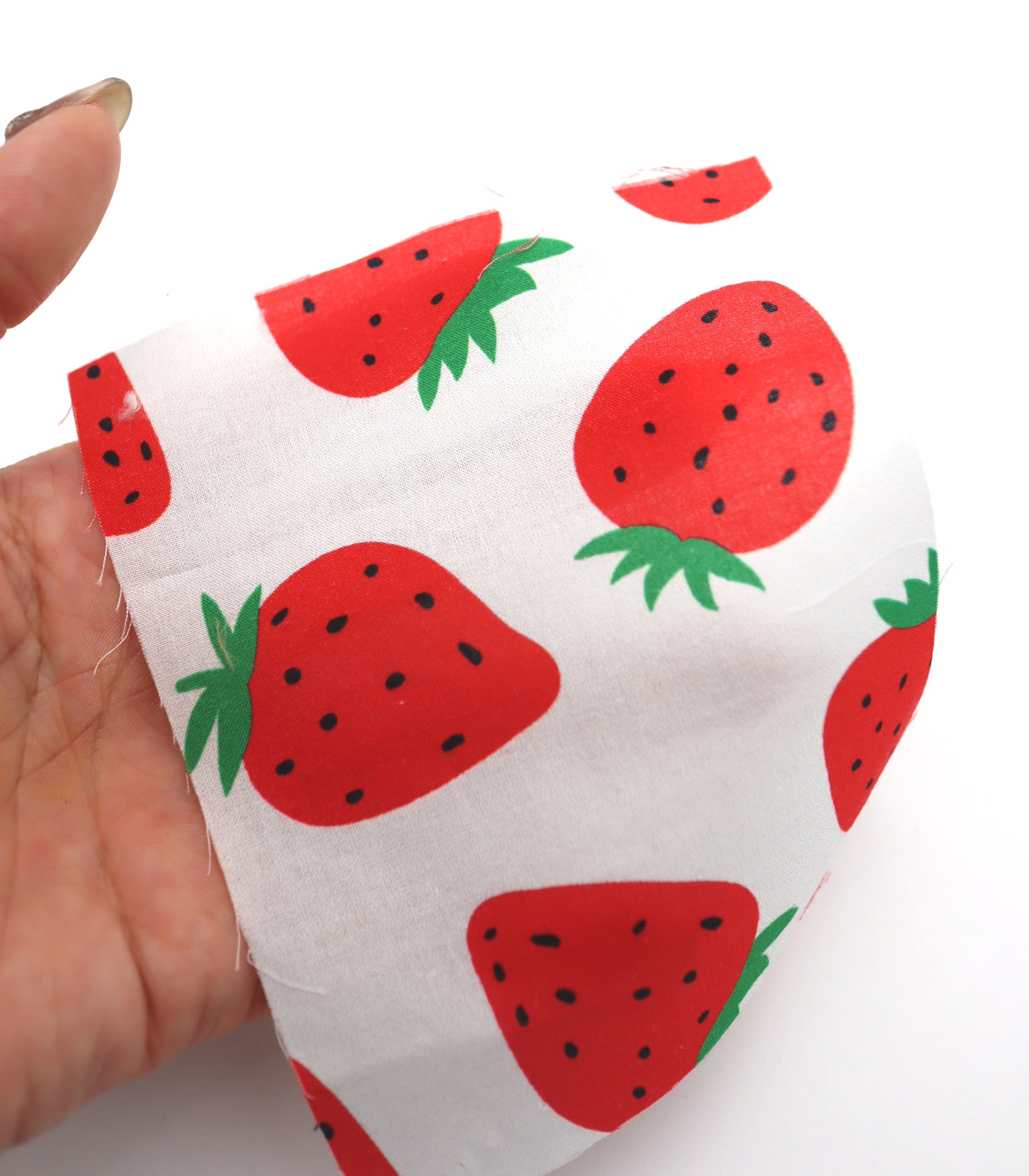 【25SS-242】イチゴプリント綿ローン　/0.5ｙあたり = ～715円