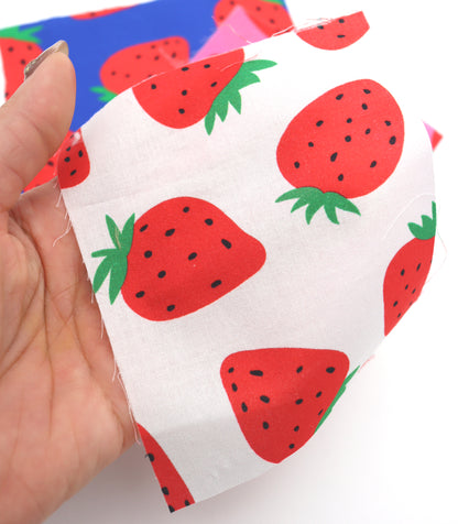 【25SS-242】イチゴプリント綿ローン　/0.5ｙあたり = ～715円