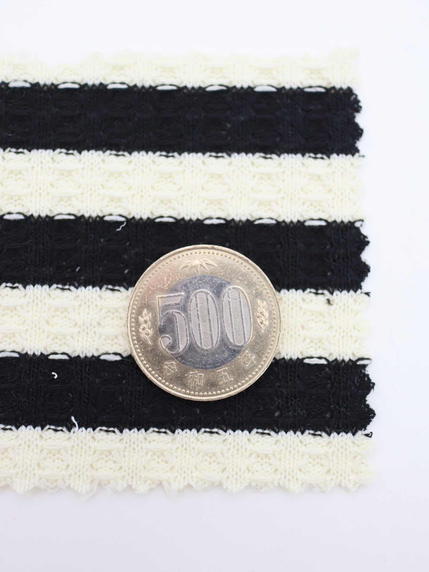 立体ワッフルボーダー生地｜144cm広幅・高ドレープ｜ドッグウェア（犬服）・サマーカジュアル向け｜26SS-020【生地仕入れ代行卸】