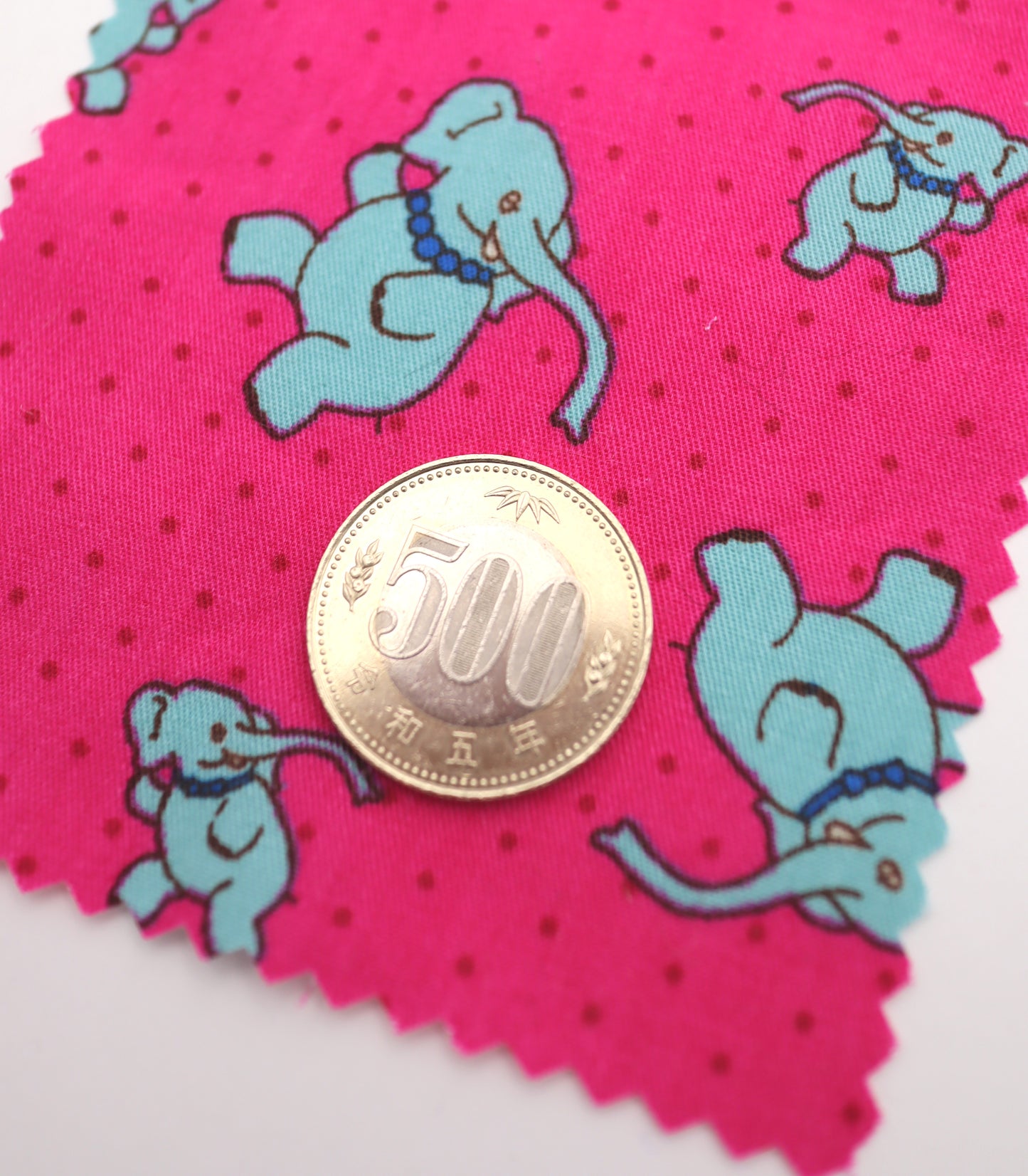 【25SS-233】ゾウさん×ドットプリント綿ローン　/0.5ｙあたり = ～890円