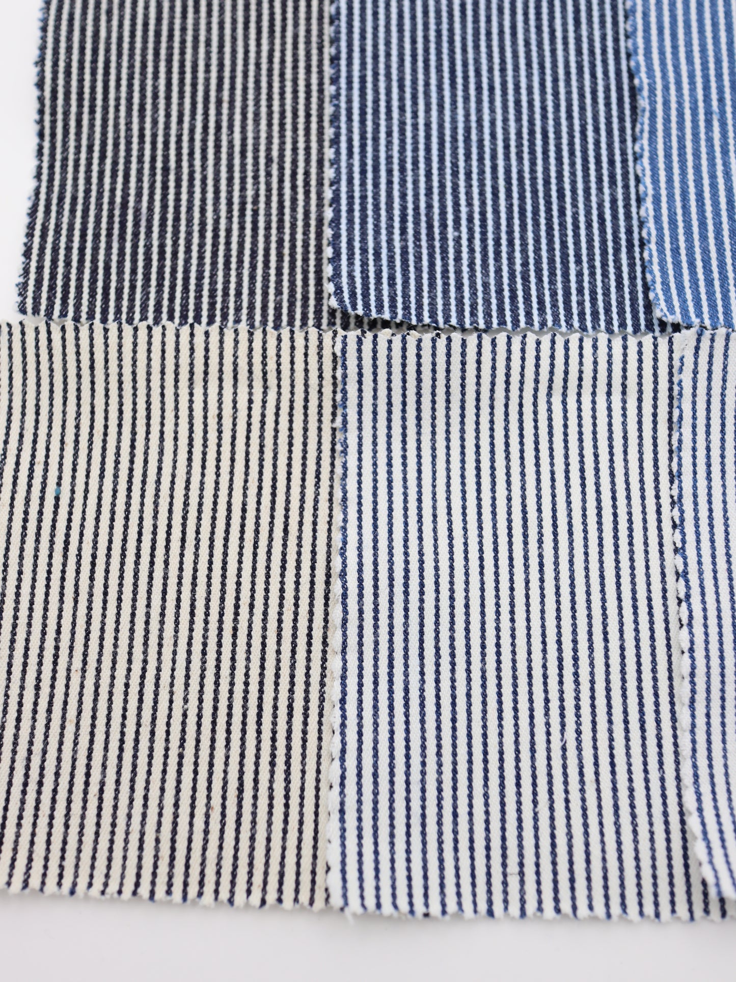 ヒッコリーデニムストライプ生地｜綿ストレッチ｜ドッグウェア（犬服）・サロペット向け｜26SS-160【生地仕入れ代行卸】
