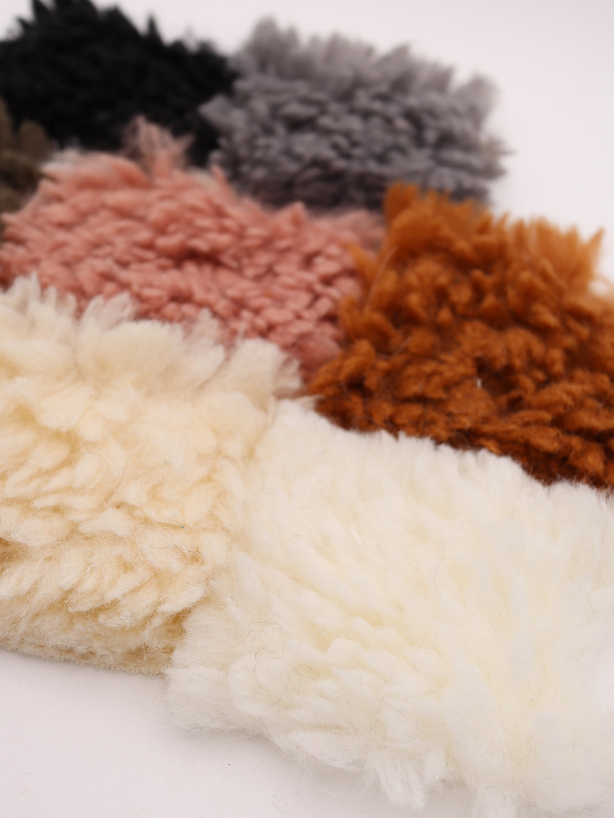 BIGボリュームロングボア生地｜【生地幅】約147センチ 【混率】ポリエステル100%｜ドッグウェア・KIDSウエア・アウター・冬雑貨向け｜26AW-421