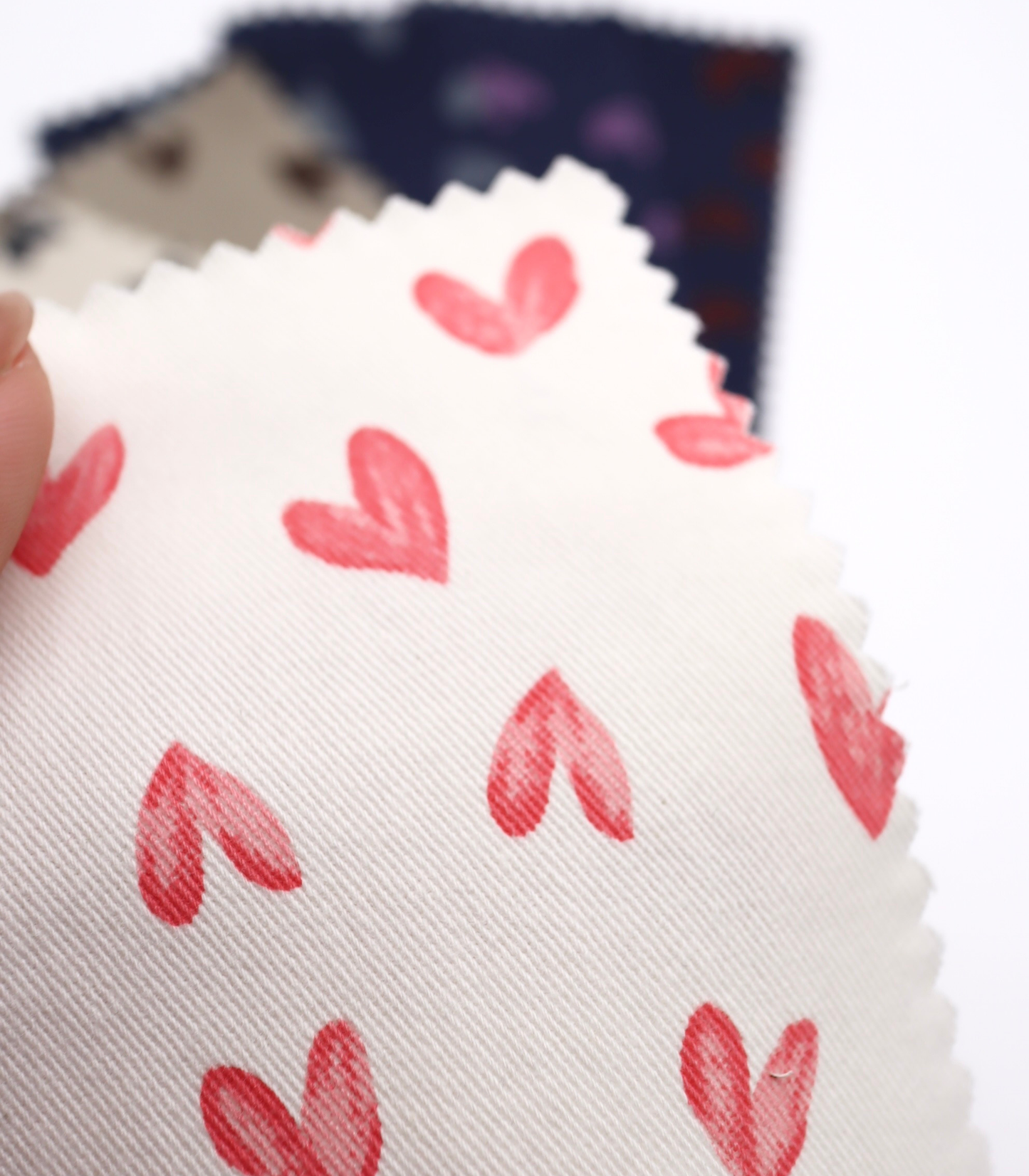 【25SS-057】スケッチ風ハートプリントツイル　/0.5ｙあたり = ～ 945円