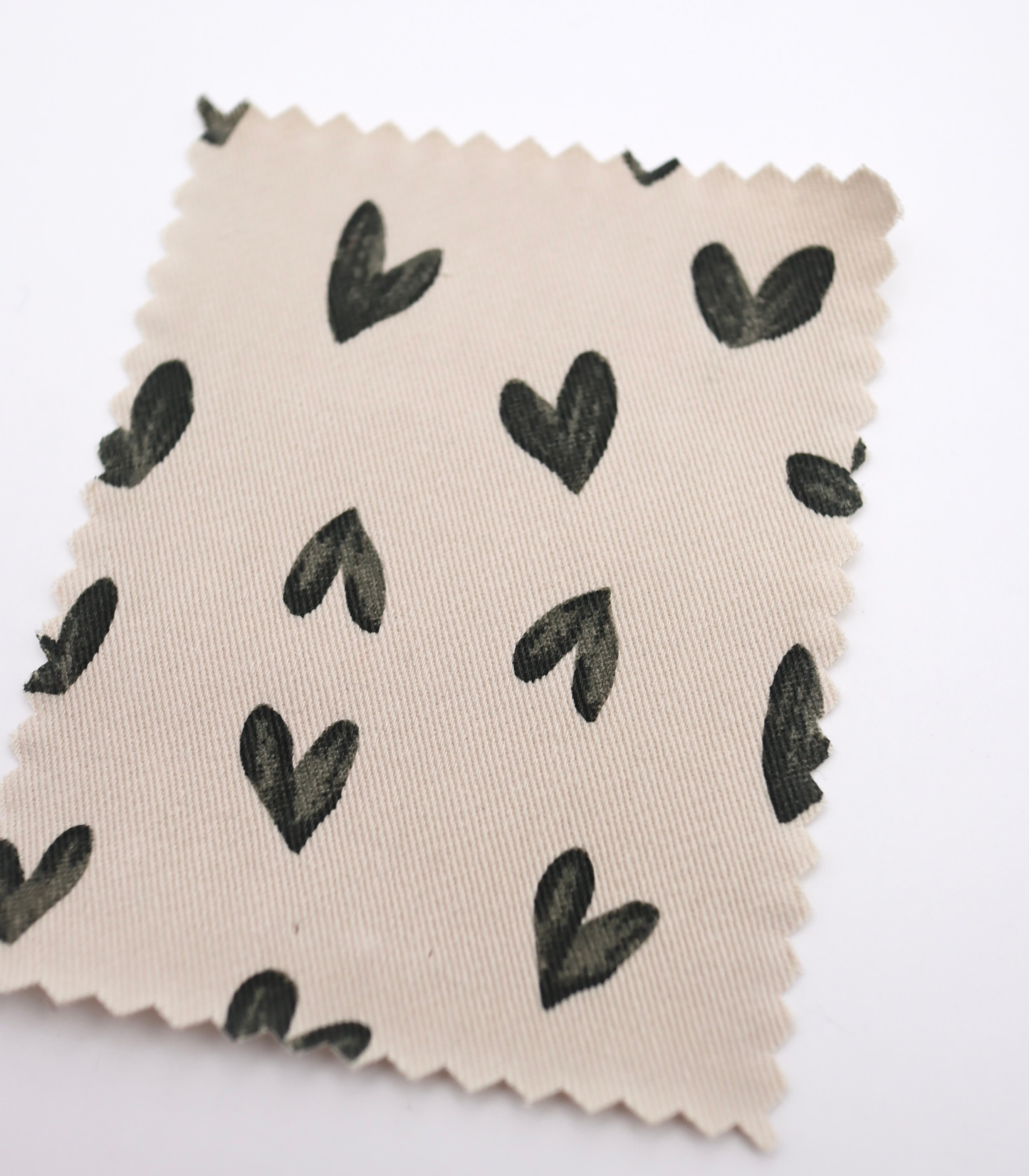 【25SS-057】スケッチ風ハートプリントツイル　/0.5ｙあたり = ～ 945円