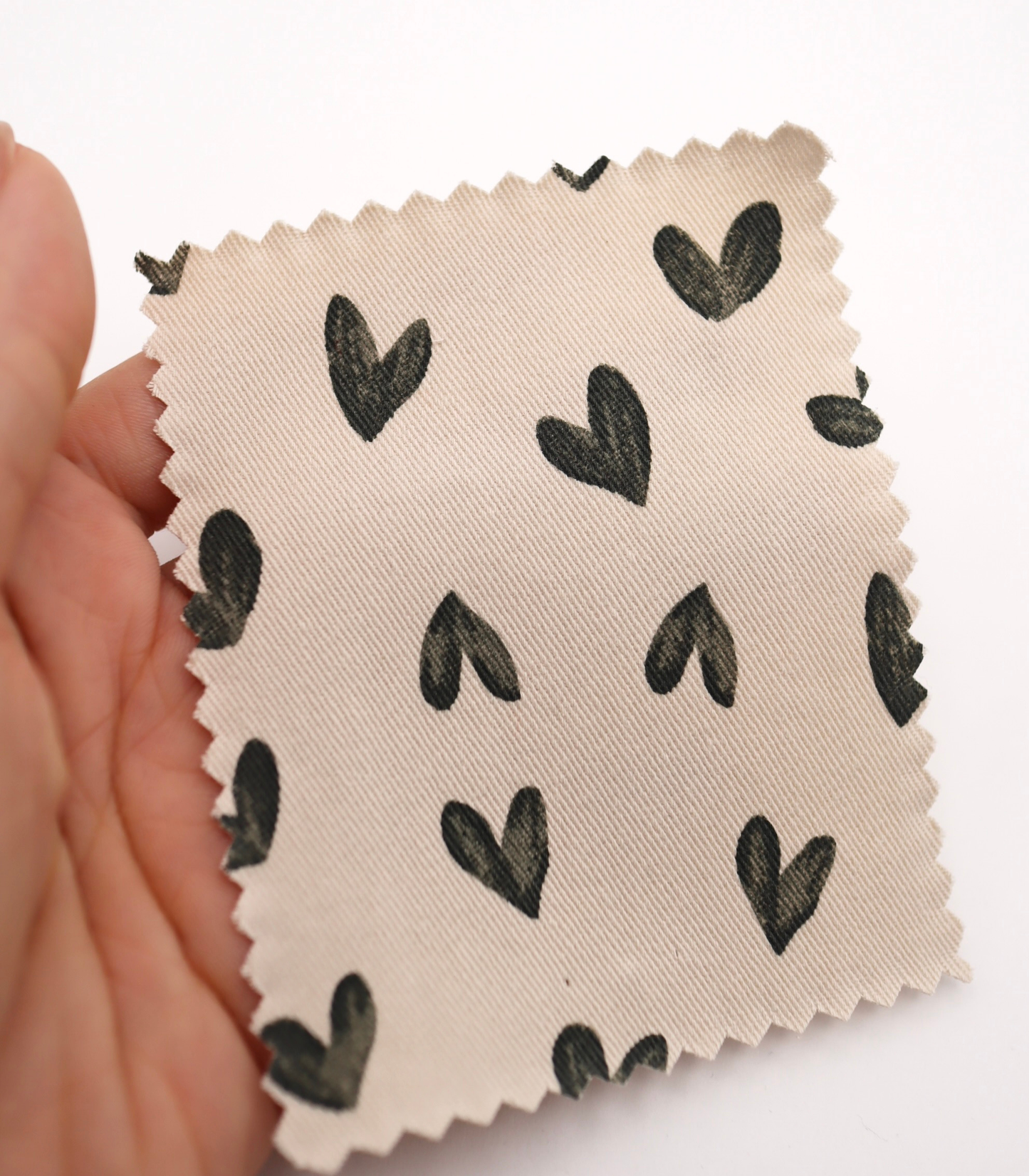 【25SS-057】スケッチ風ハートプリントツイル　/0.5ｙあたり = ～ 945円