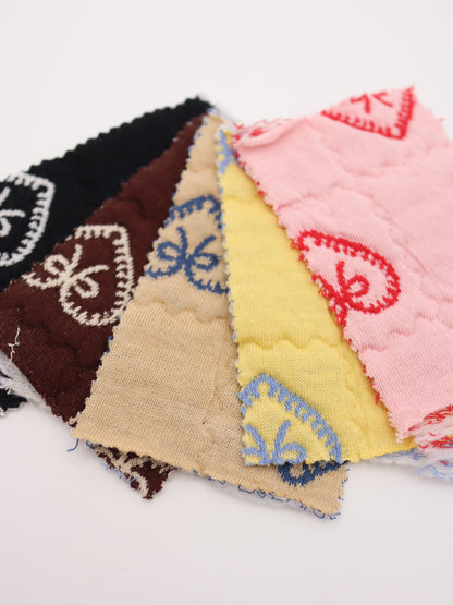 刺繍キルティング生地 ハートリボン柄 拡大