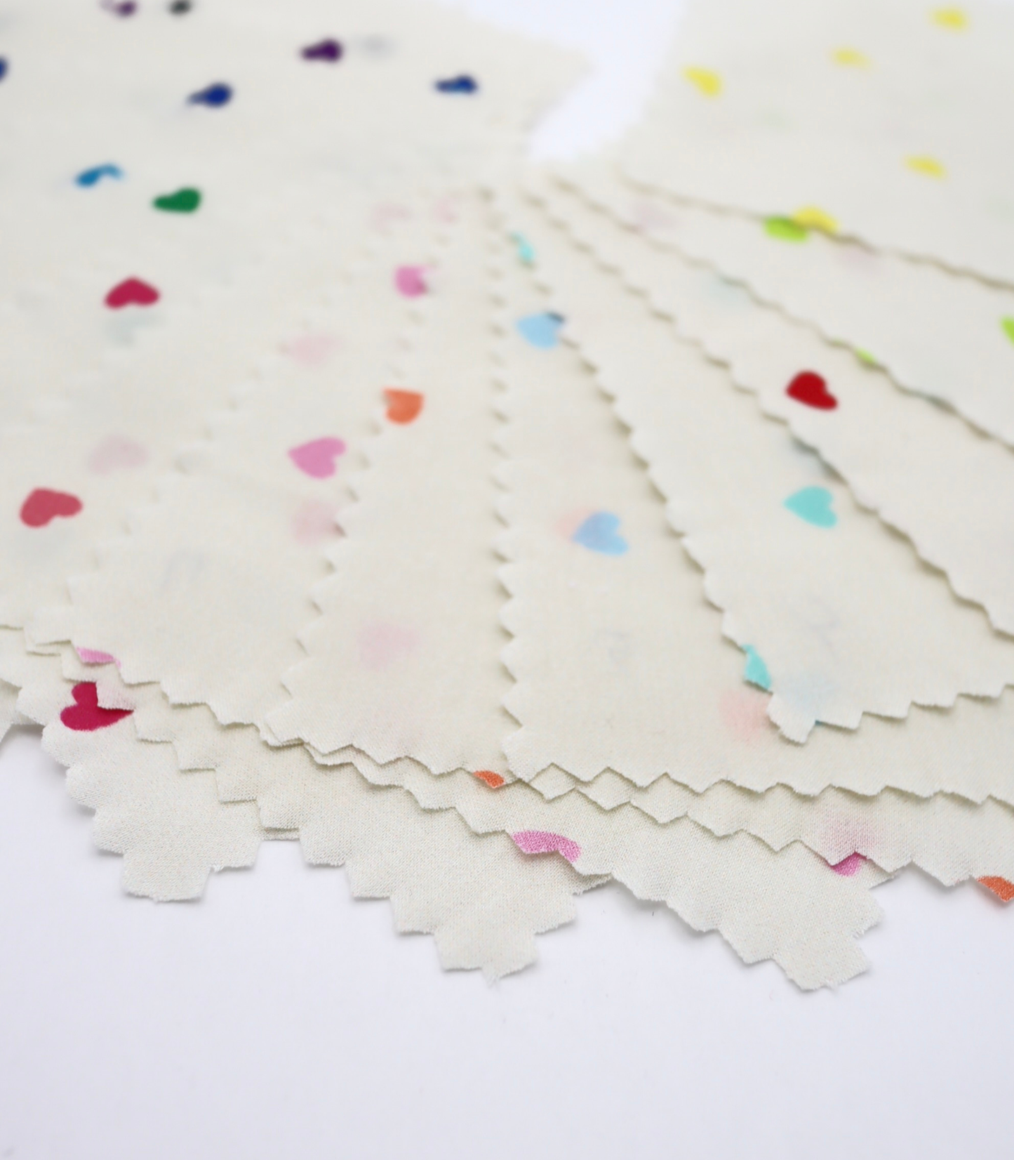 【25SS-045】プチハートプリント綿ローン　/0.5ｙあたり=～485円