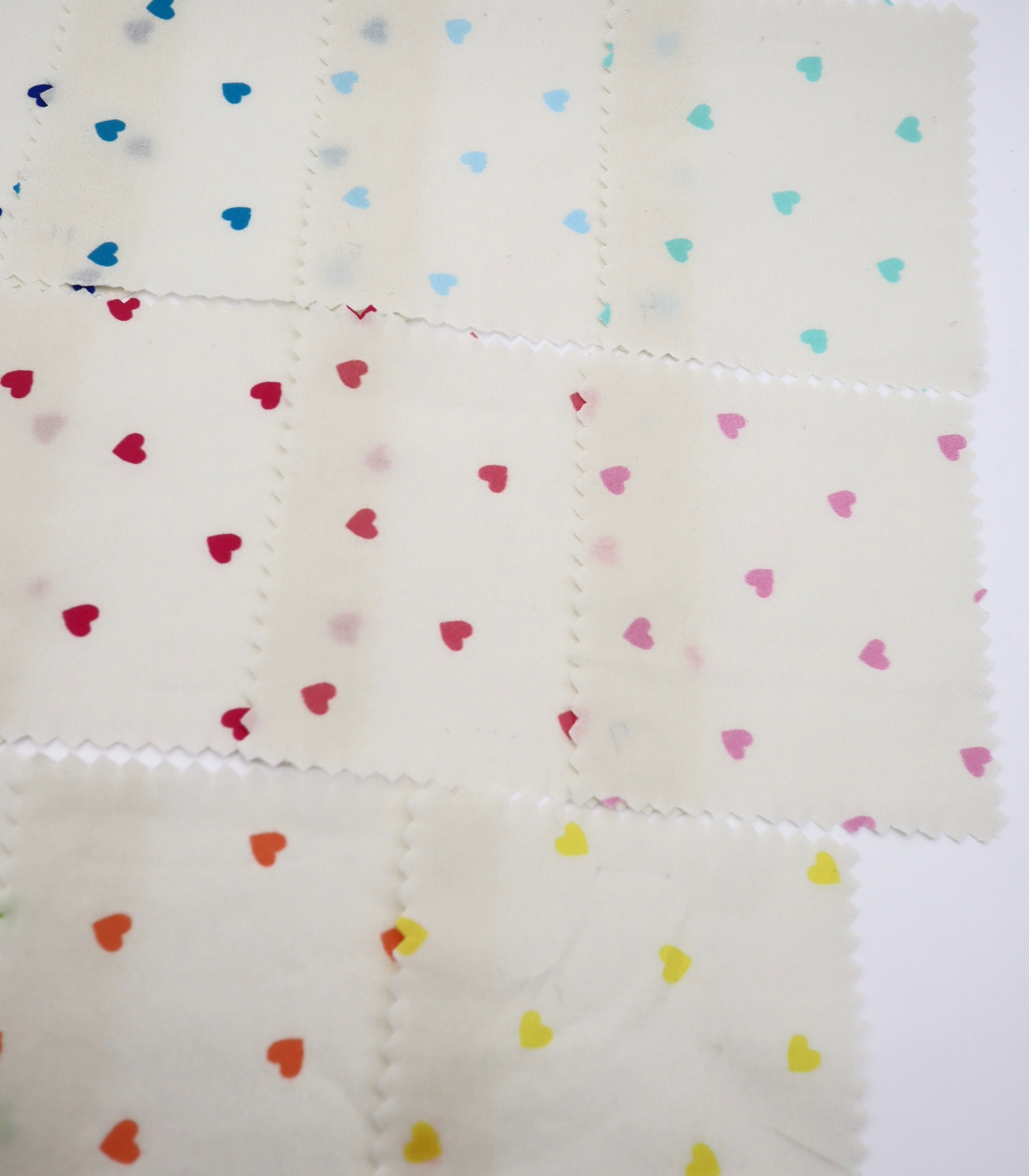 【25SS-045】プチハートプリント綿ローン　/0.5ｙあたり=～485円