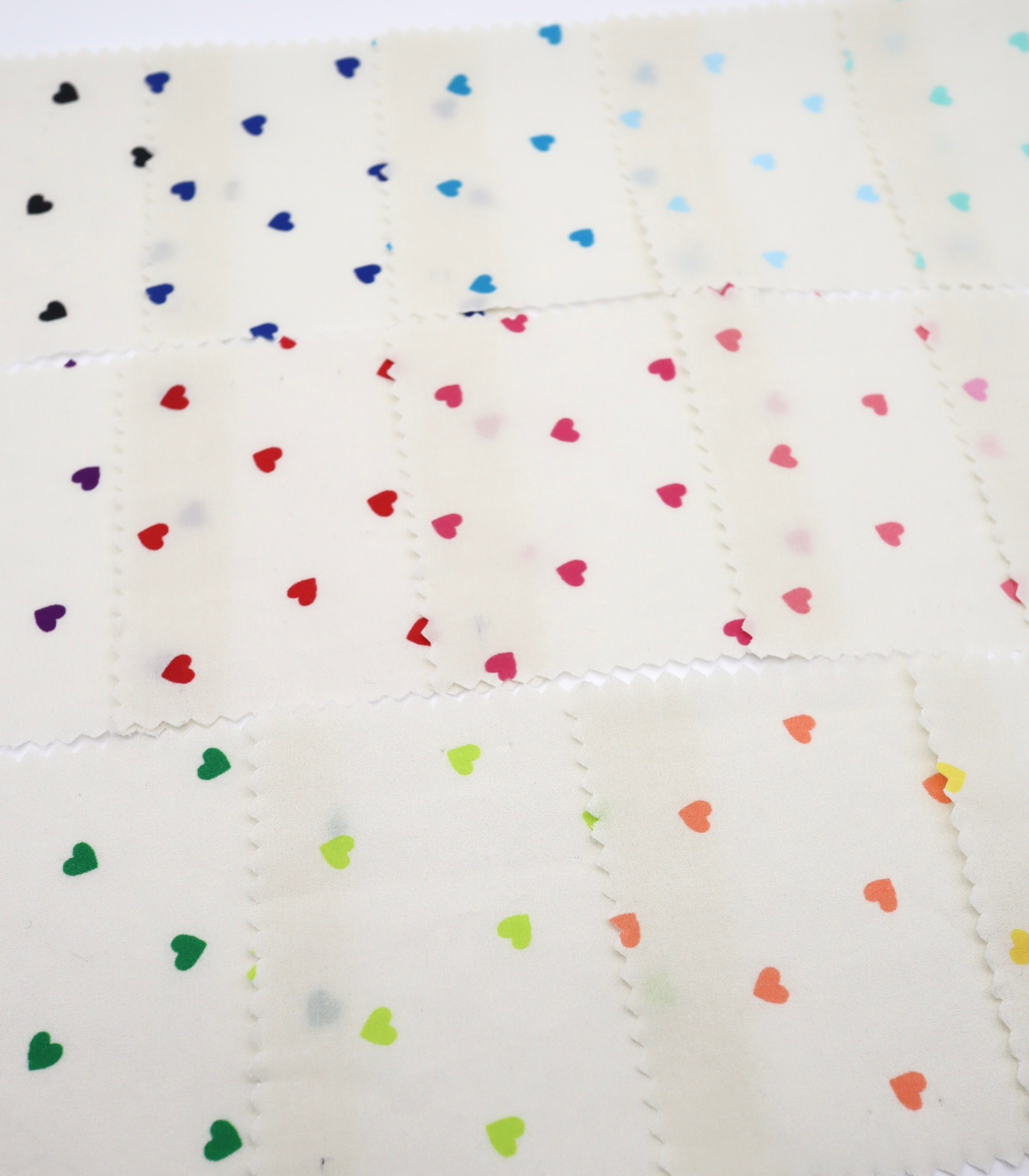 【25SS-045】プチハートプリント綿ローン　/0.5ｙあたり=～485円