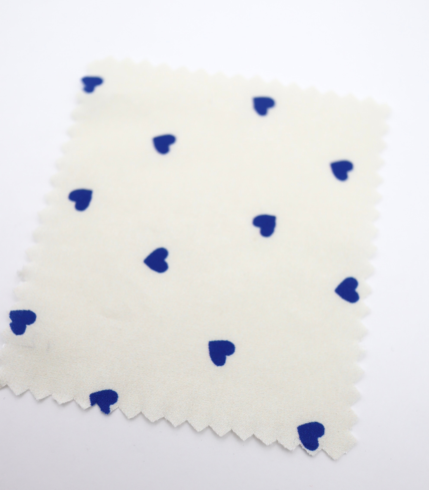 【25SS-045】プチハートプリント綿ローン　/0.5ｙあたり=～485円