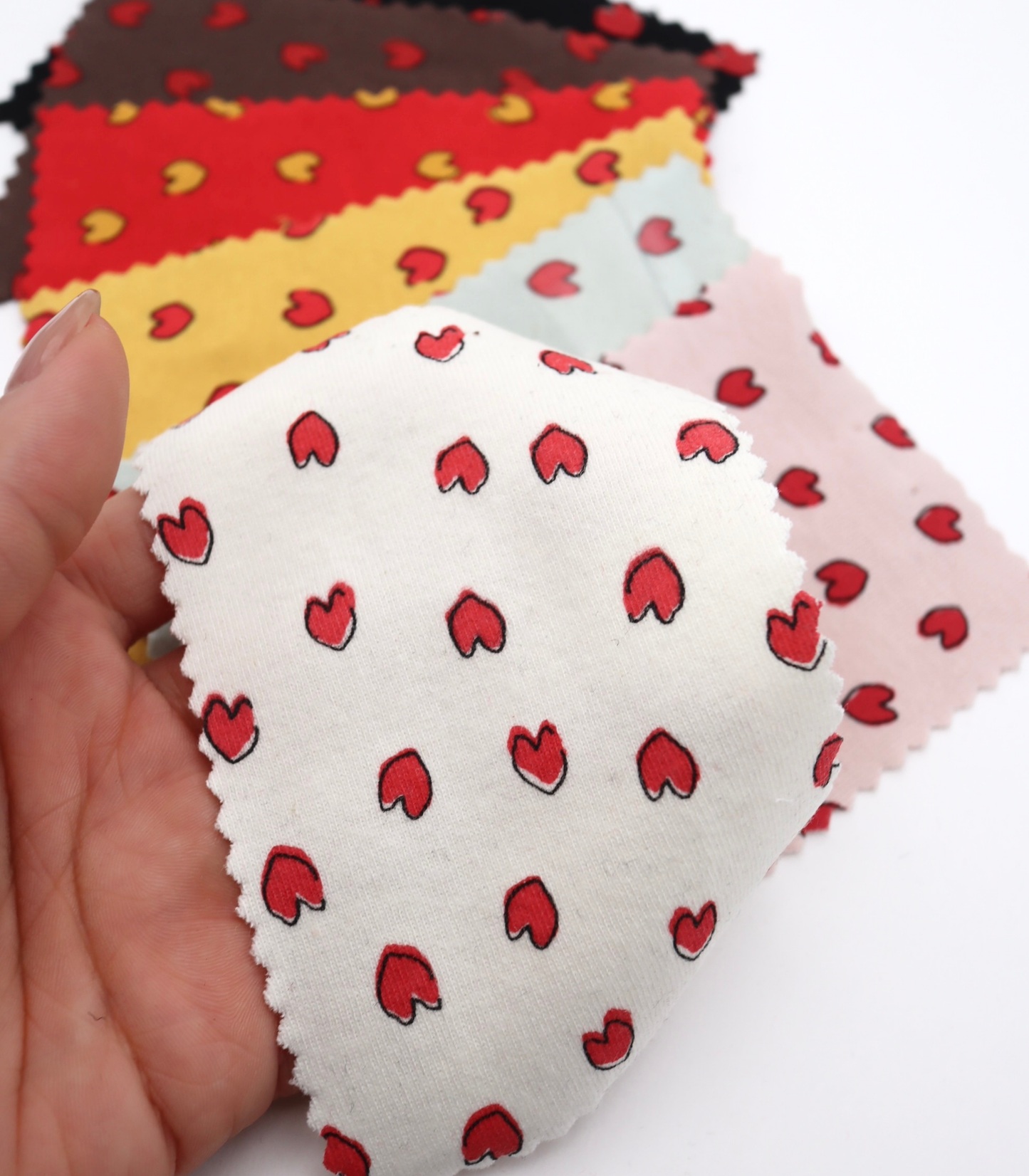 【25SS-030】らくがき風ハートプリントフライス　/0.5ｙあたり=～900円