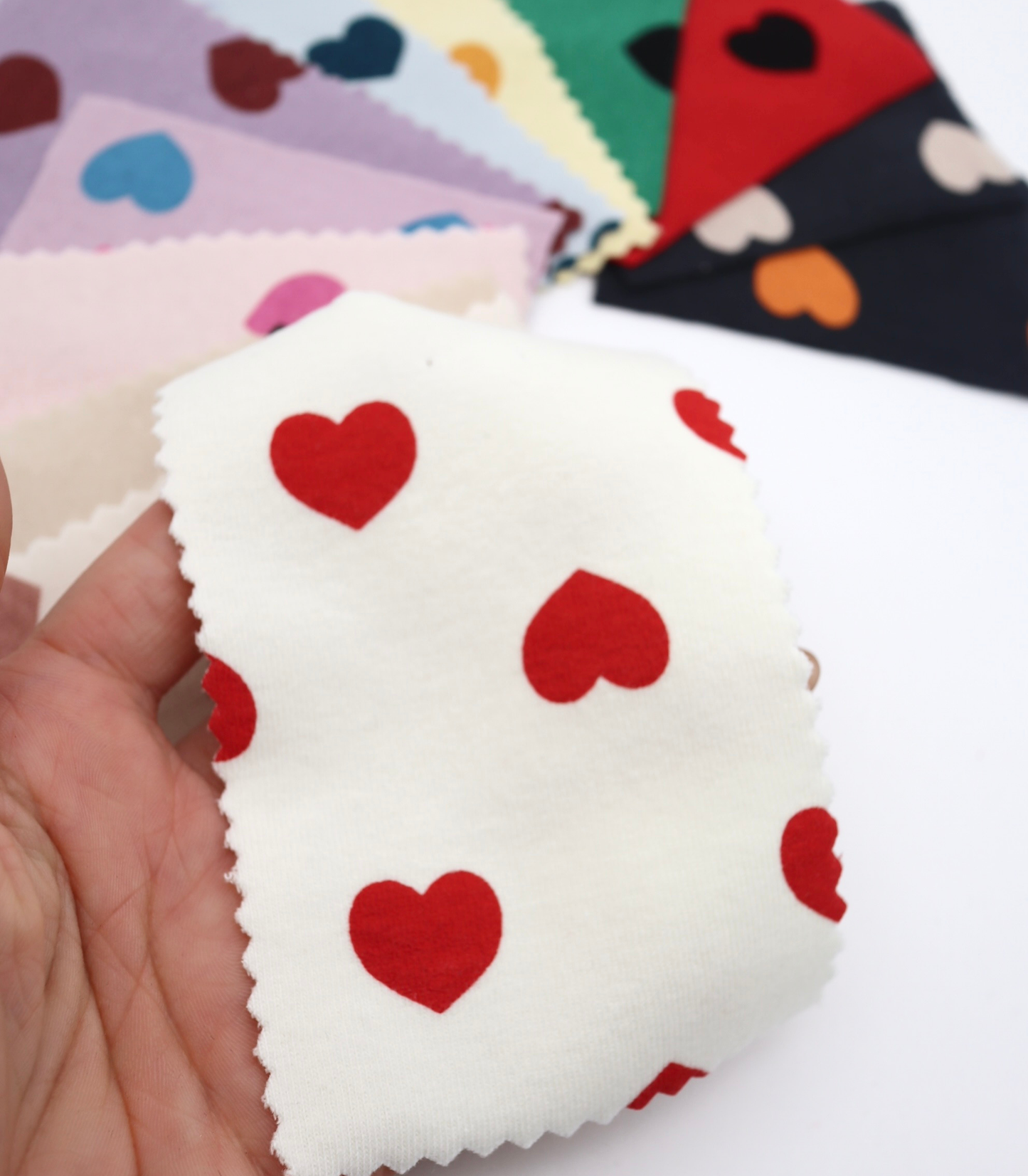 【25SS-034】ハートプリントベアフライス　/0.5ｙあたり=～1095円