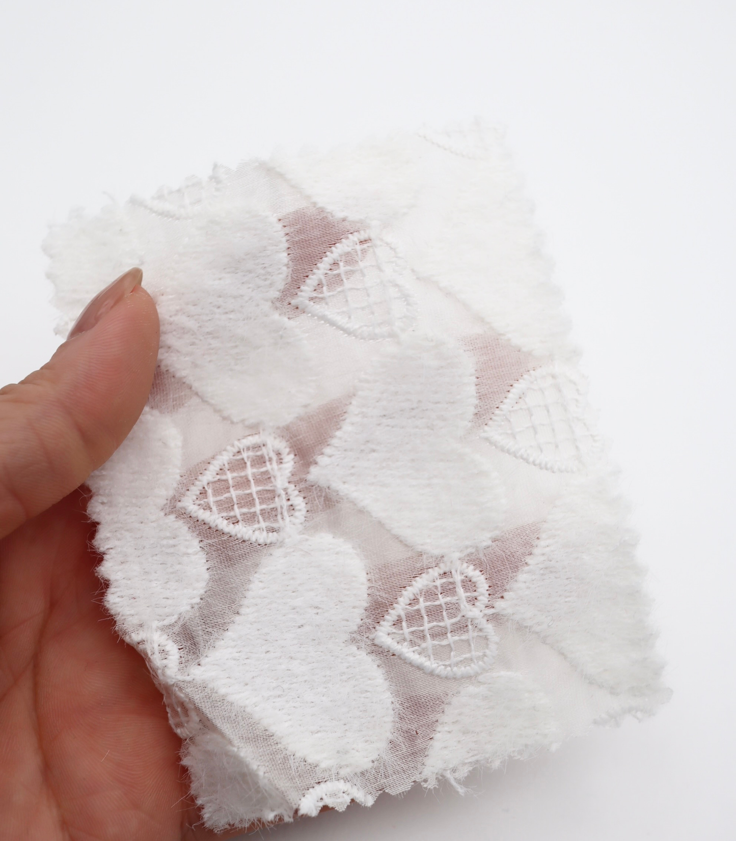 【25SS-054】起毛ハート刺繍オーガンジー　/0.5ｙあたり=～1125円