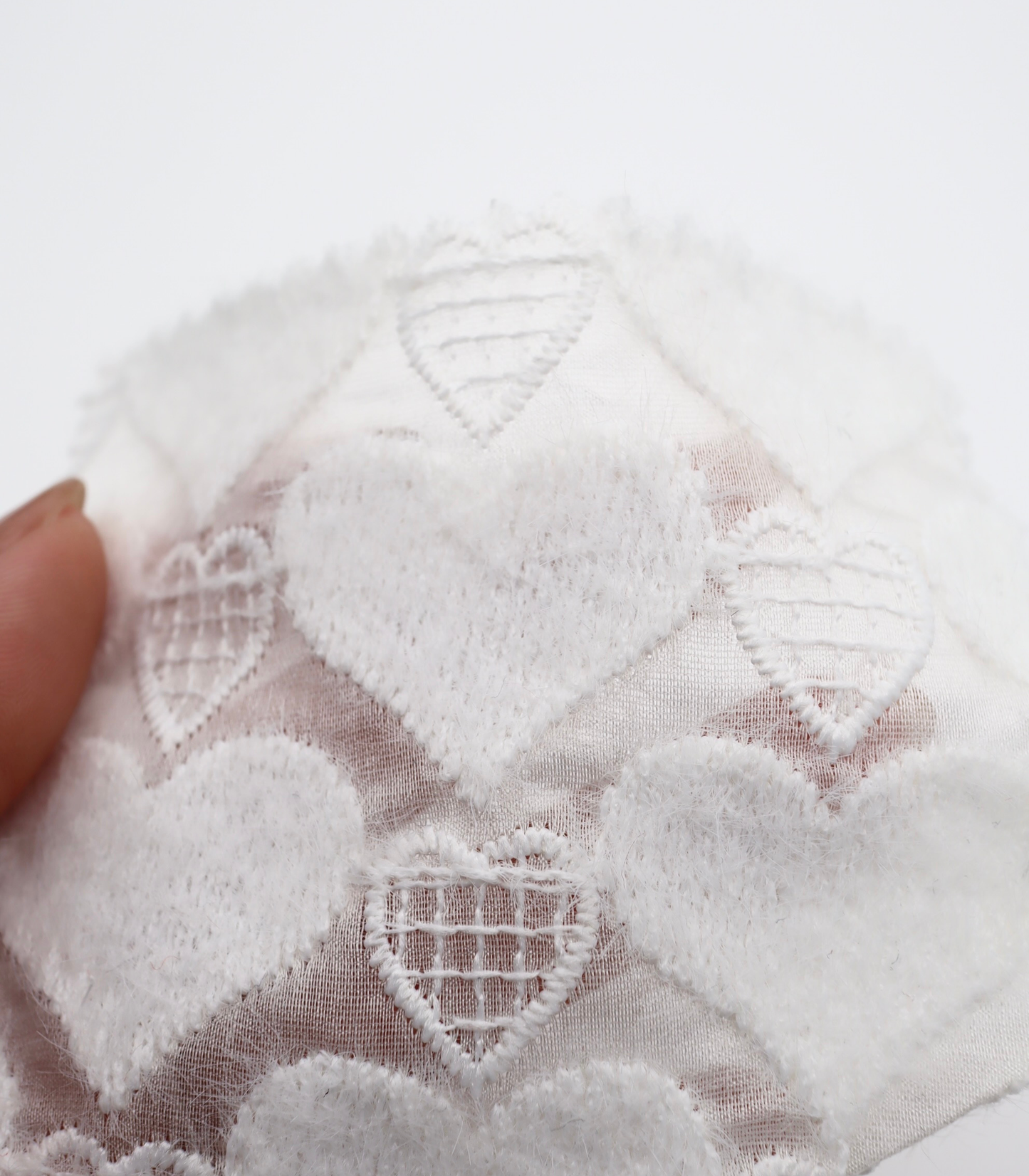 【25SS-054】起毛ハート刺繍オーガンジー　/0.5ｙあたり=～1125円